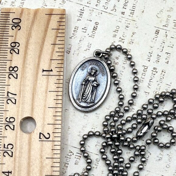 Vintage Old Silver Saint St Dymphna Crown and Sword Religious Medal Necklace - Picture 4 of 9